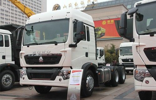 Thailand 6x4 HOWO CNG Tractor Truck (ZZ4257N3847C1CB)