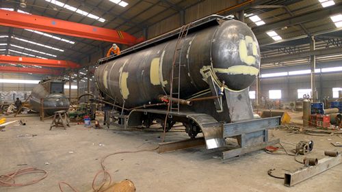 Factory Selling 30-60m3 Cement Bulker with Compressor