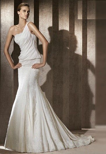 Wedding Dress with Long Train balandro 