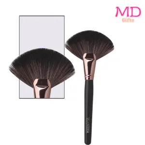 High Quality Synthetic Large Fan-Shaped Powder Brush (TOOL-140) High Quality Synthetic Large Fan-Shaped Powder Brush (TOOL-140)