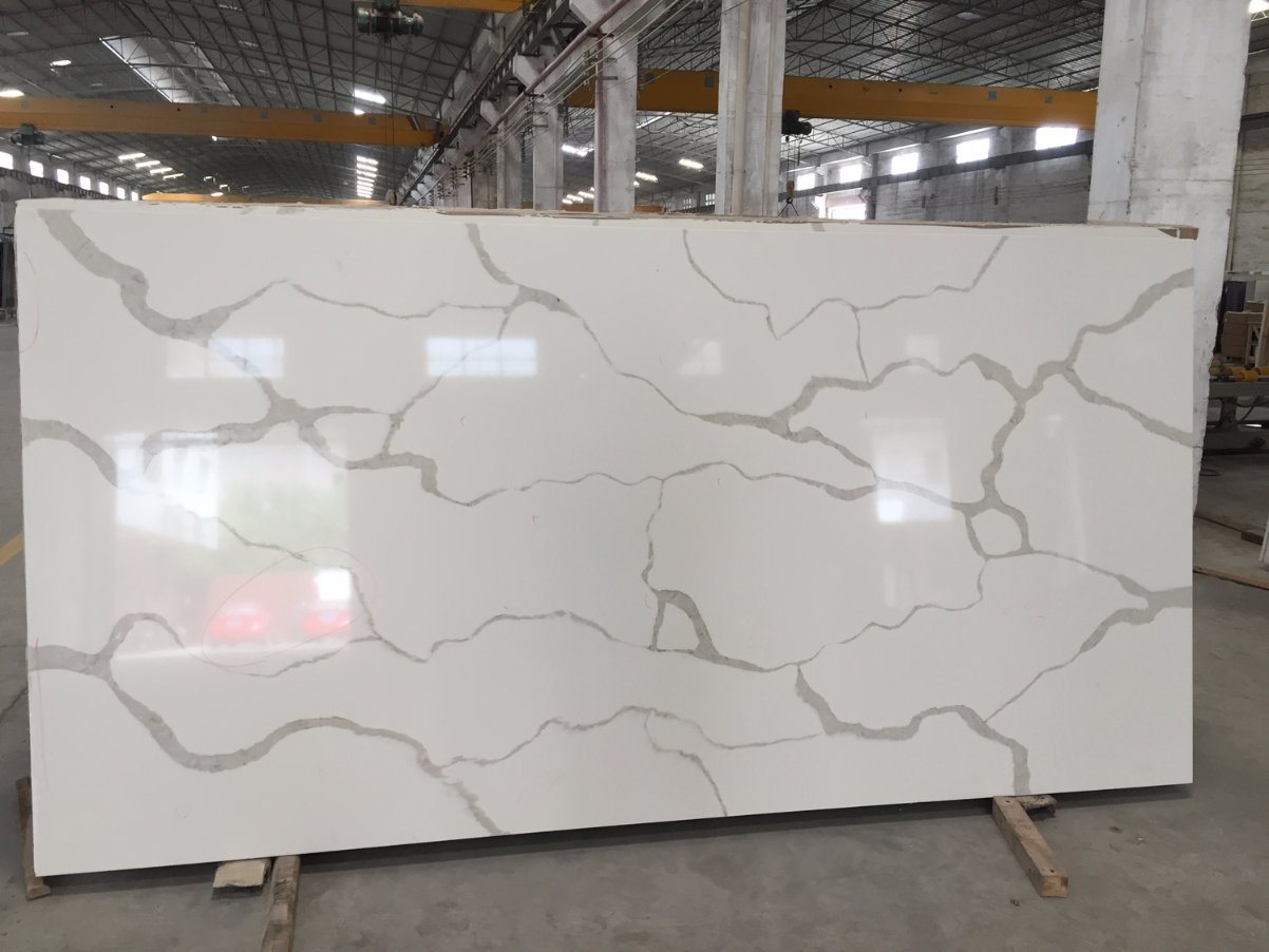 China New Arrival White Calacatta Quartz Stone with Big Slab Size ...